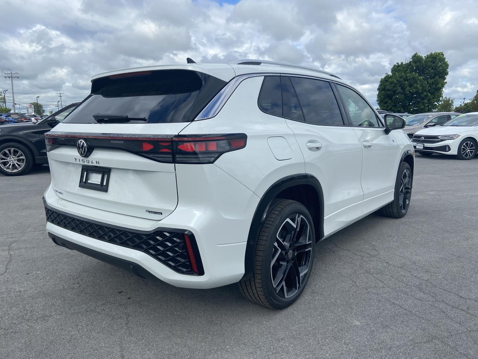 2026 Volkswagen Tiguan SEL R-Line Turbo