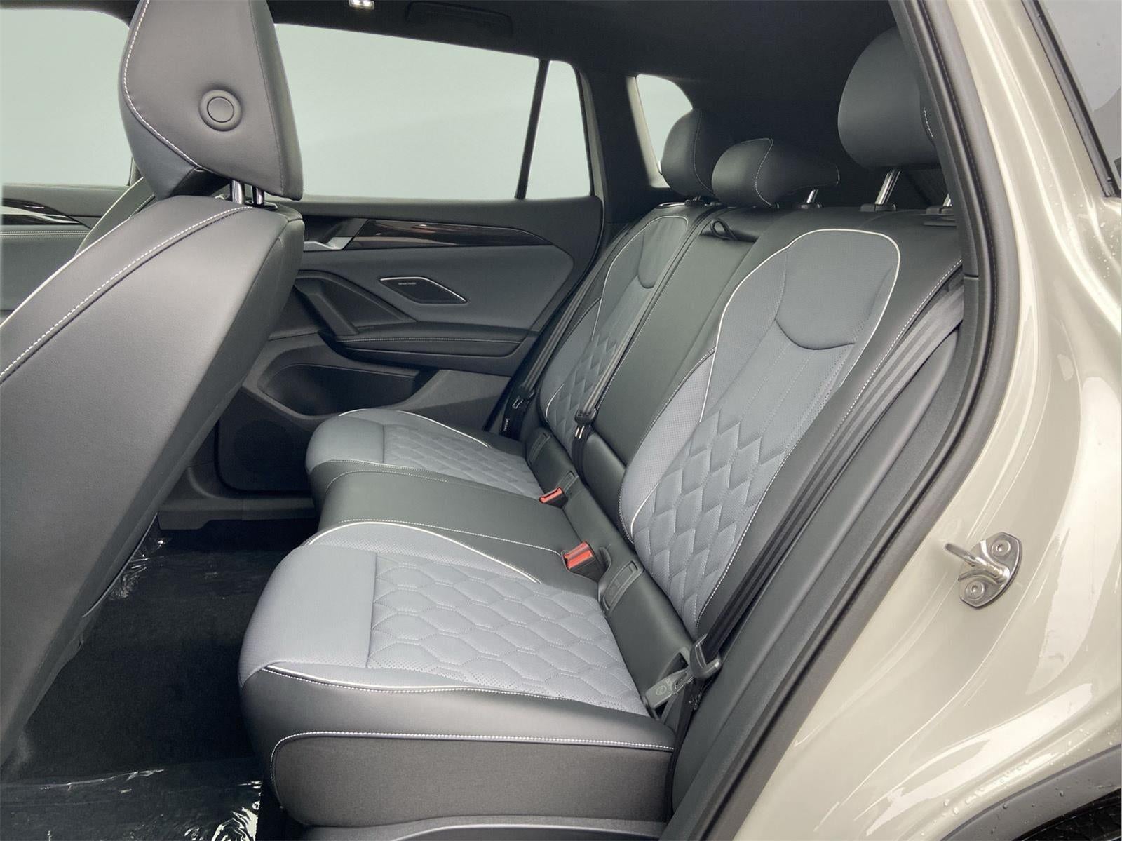 2026 Volkswagen Tiguan SEL R-Line Turbo 4MOTION