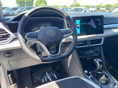 2026 Volkswagen Taos SE