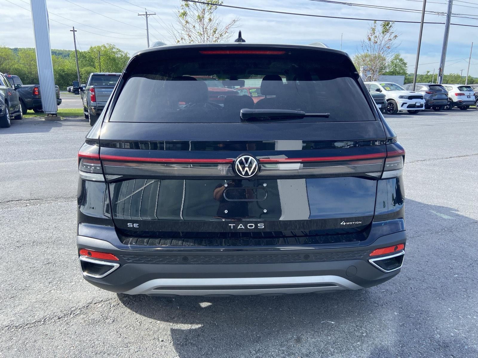 2026 Volkswagen Taos SE