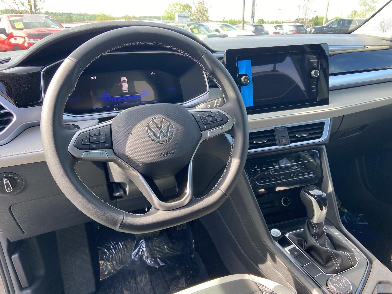 2026 Volkswagen Taos SE