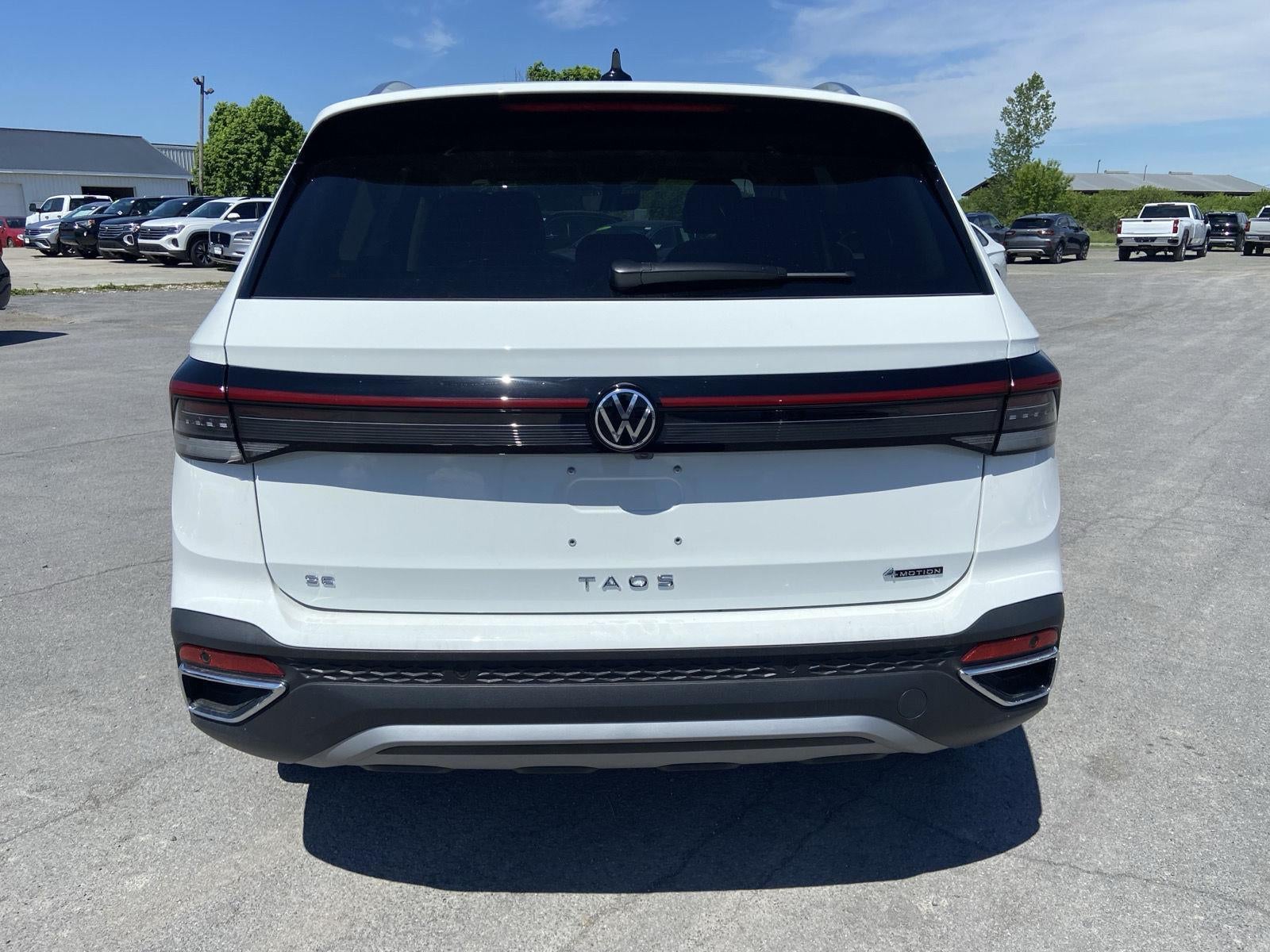 2026 Volkswagen Taos SE