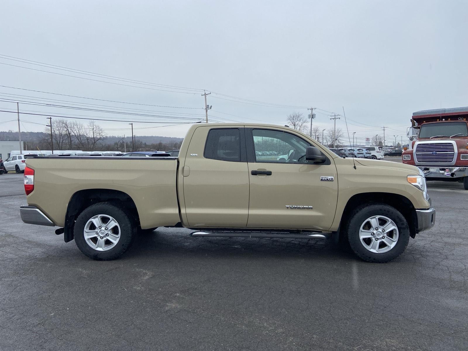 2017 Toyota Tundra SR5