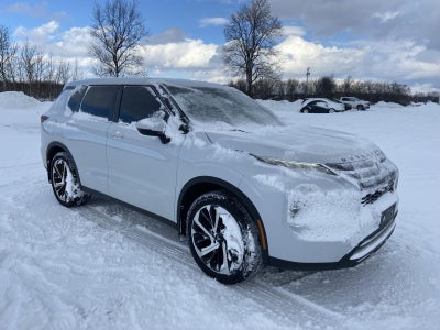 2022 Mitsubishi Outlander ES