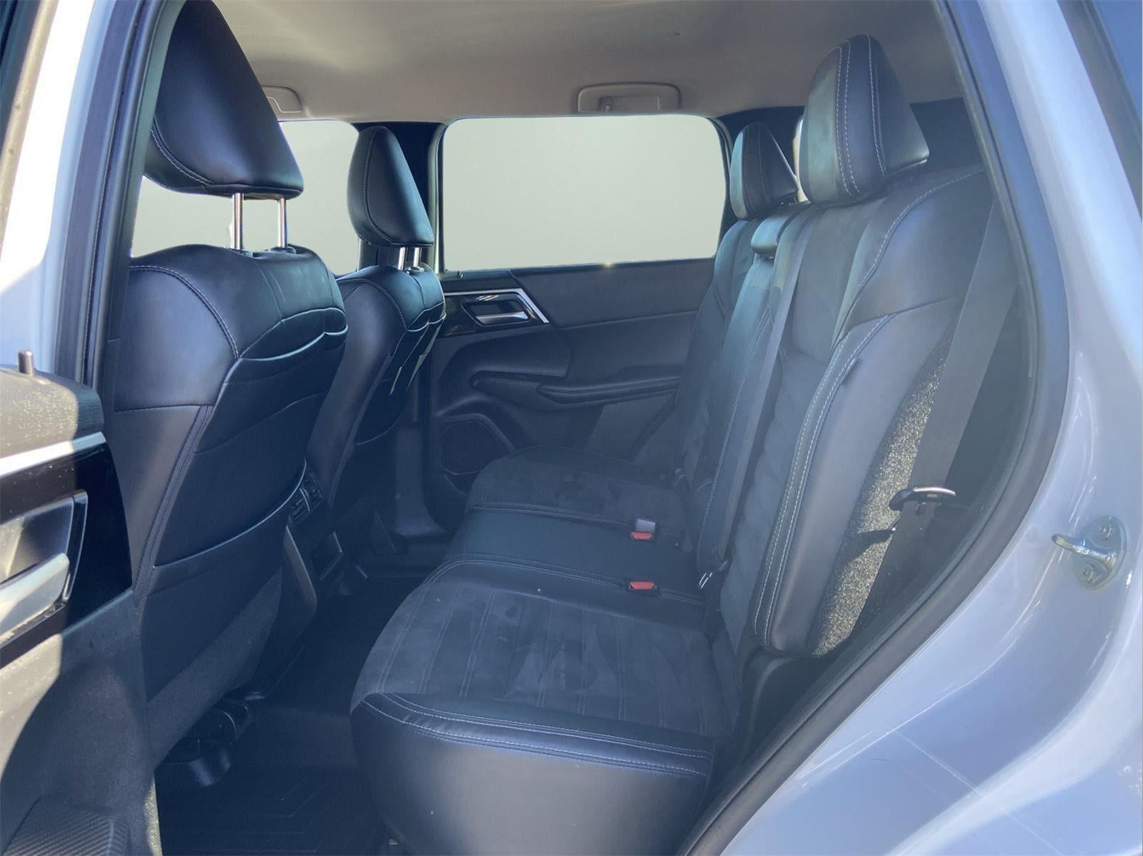 2022 Mitsubishi Outlander SE