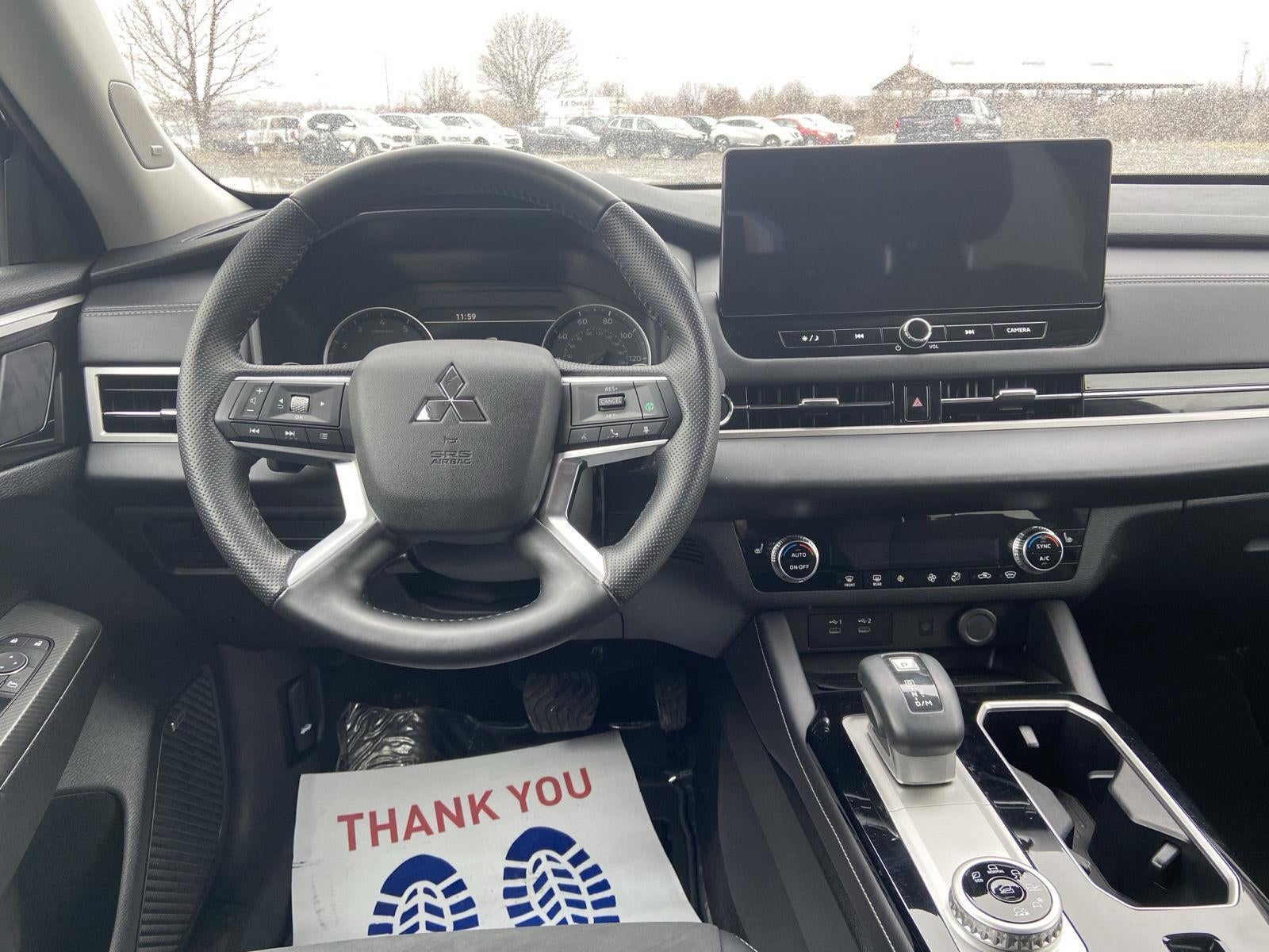 2025 Mitsubishi Outlander SE