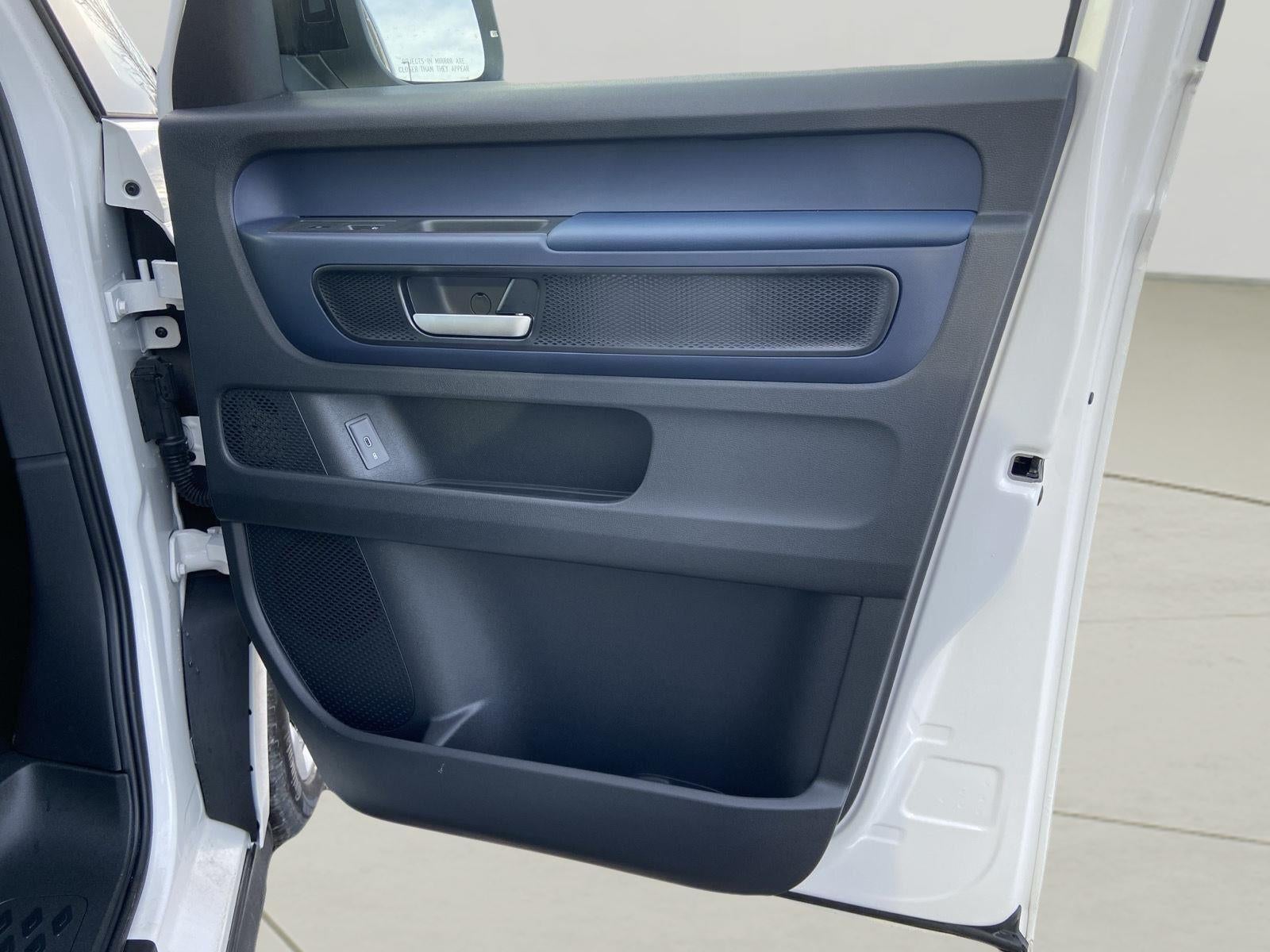 2025 Volkswagen ID. Buzz Pro S