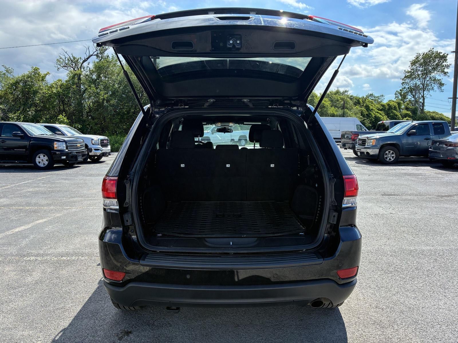 2020 Jeep Grand Cherokee Laredo E