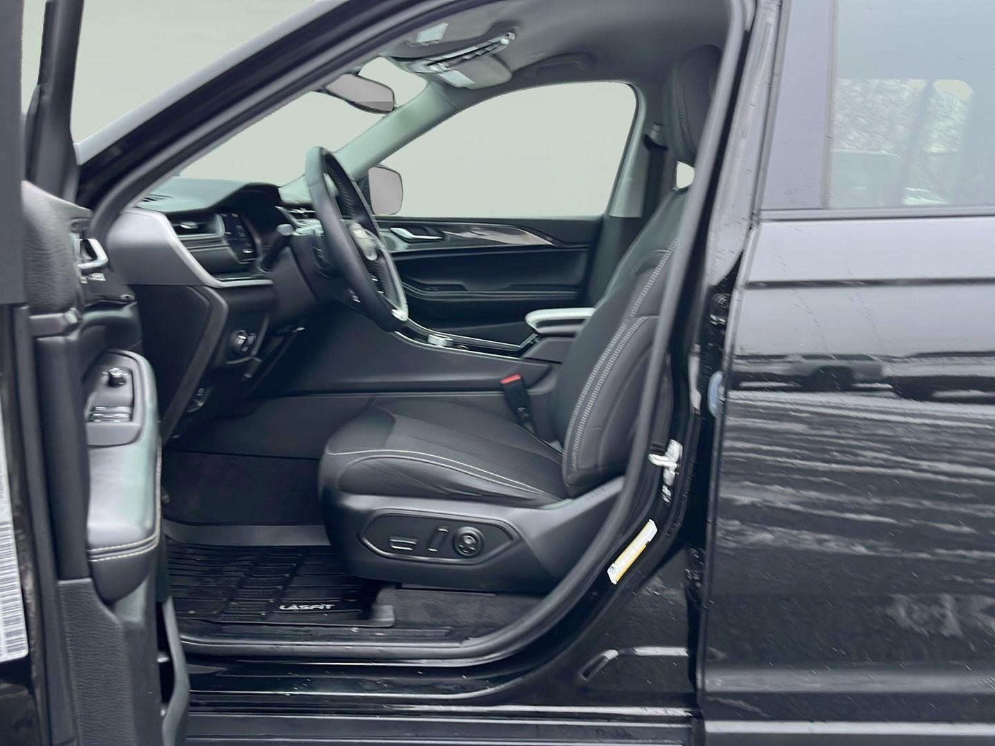 2021 Jeep Grand Cherokee L Laredo