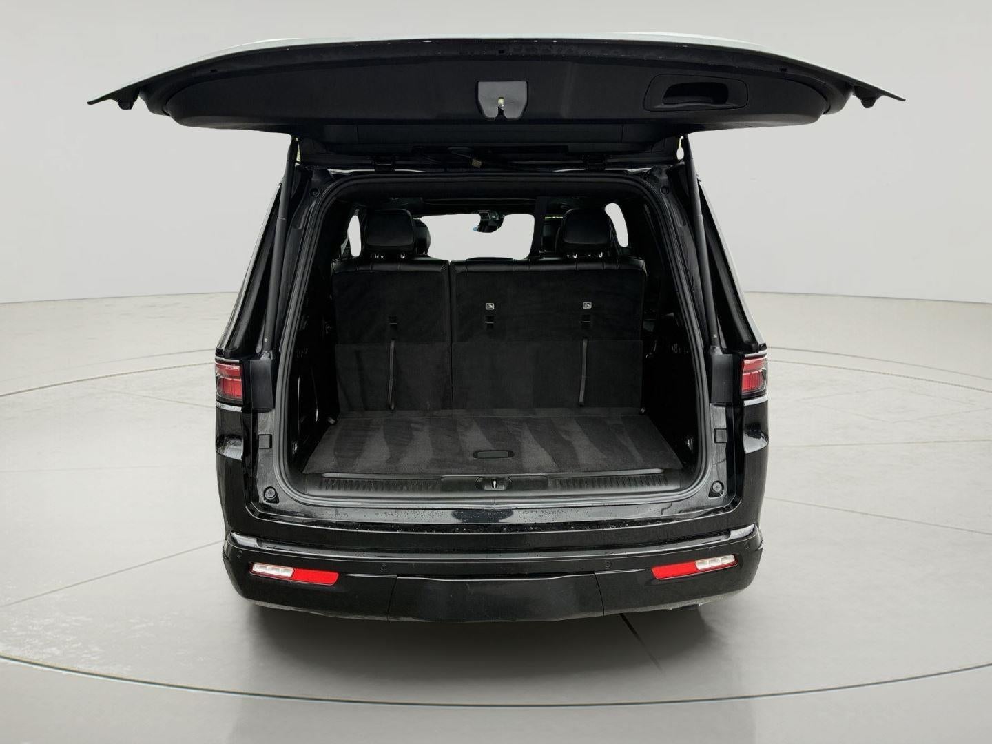 2024 Jeep Wagoneer Series II Carbide