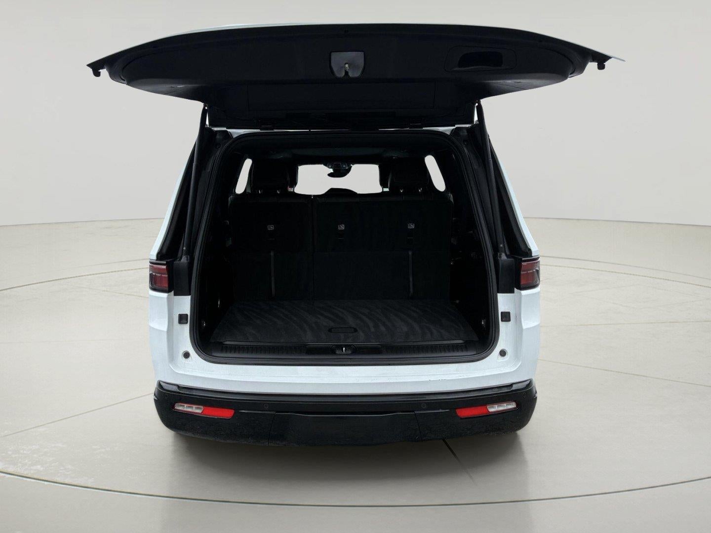 2024 Jeep Wagoneer Series II Carbide