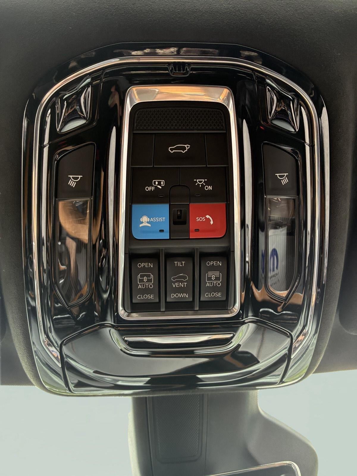 2022 Jeep Grand Wagoneer Series III