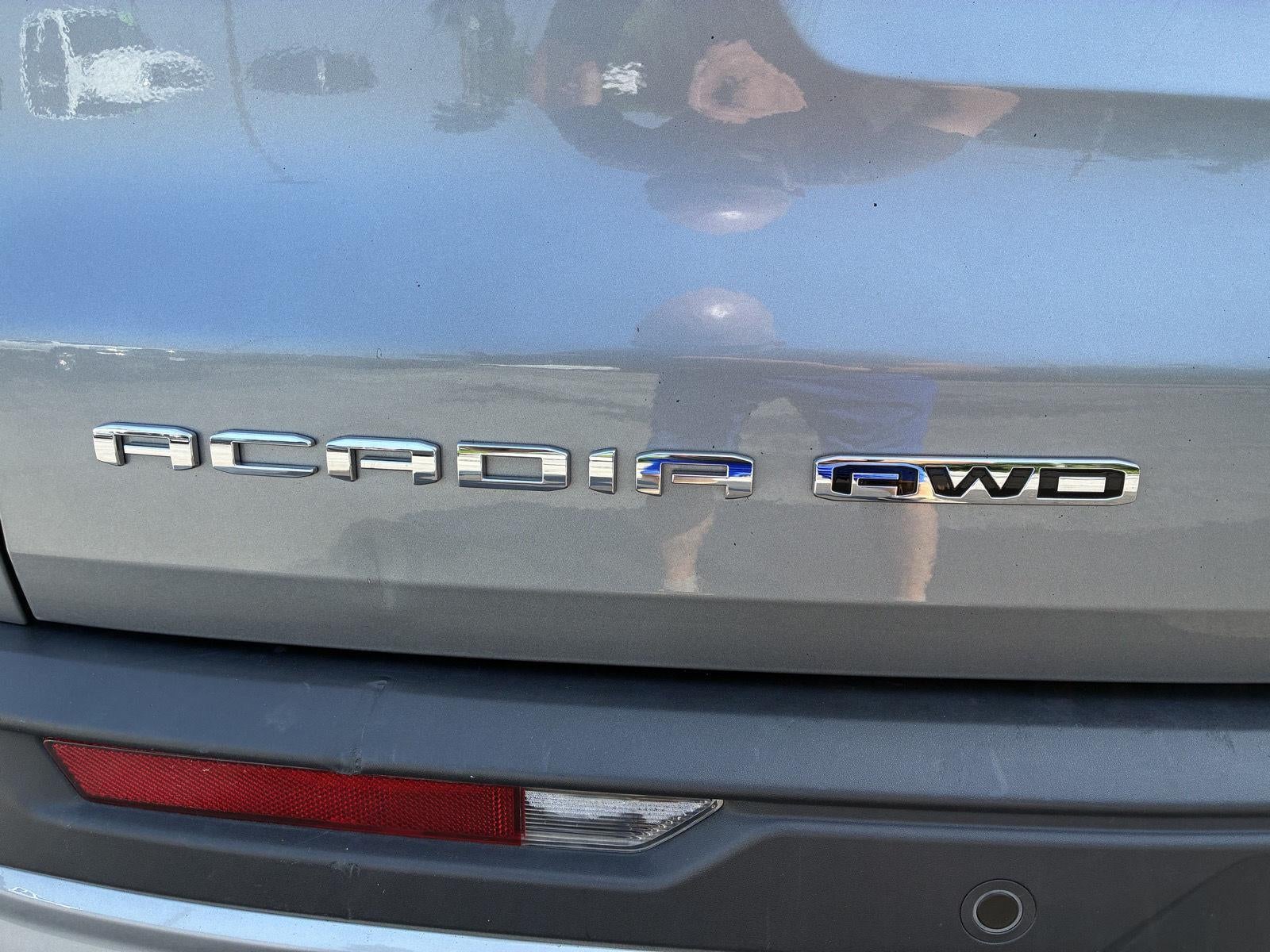 2025 GMC Acadia Elevation