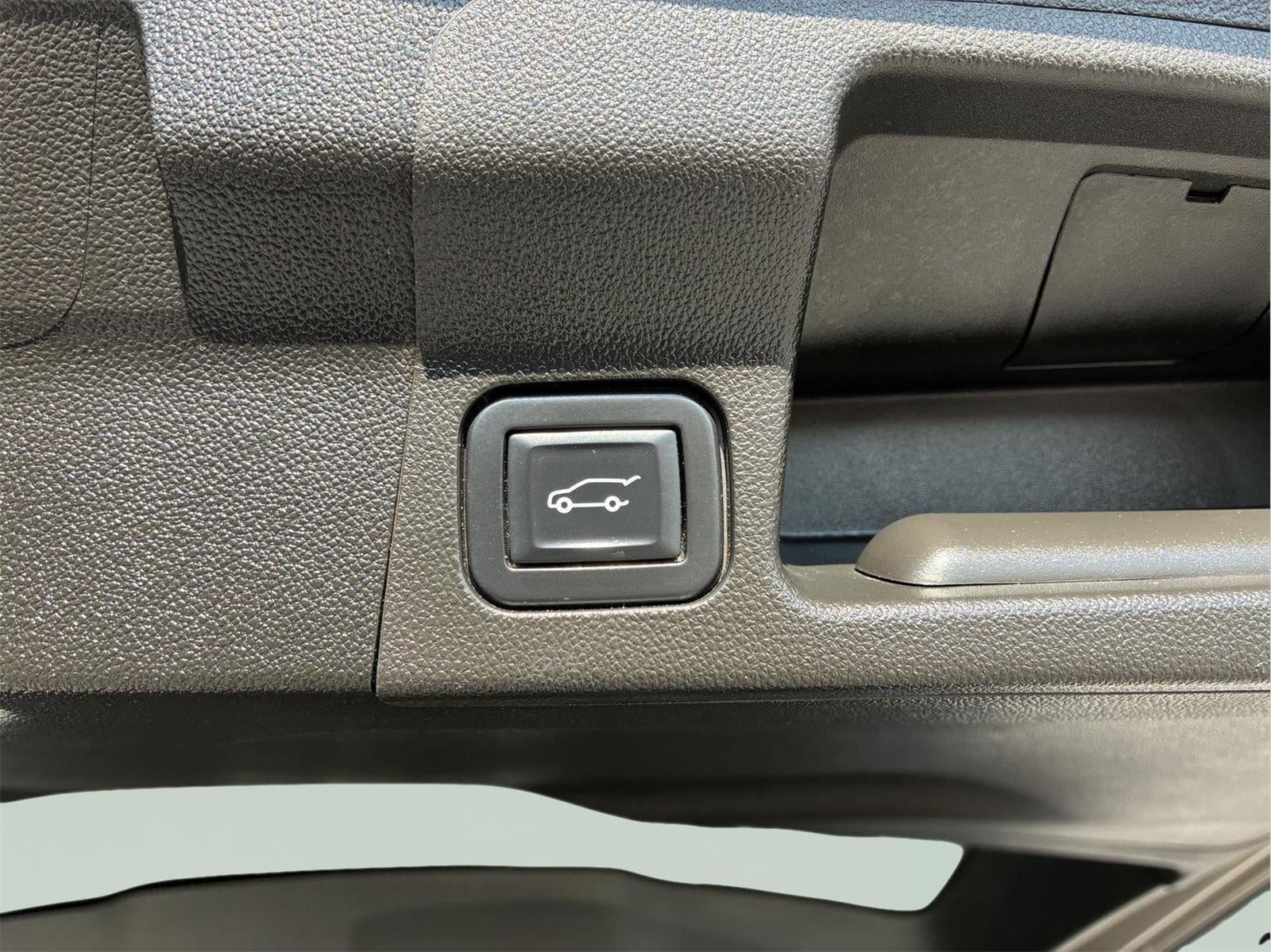 2022 GMC Acadia AT4