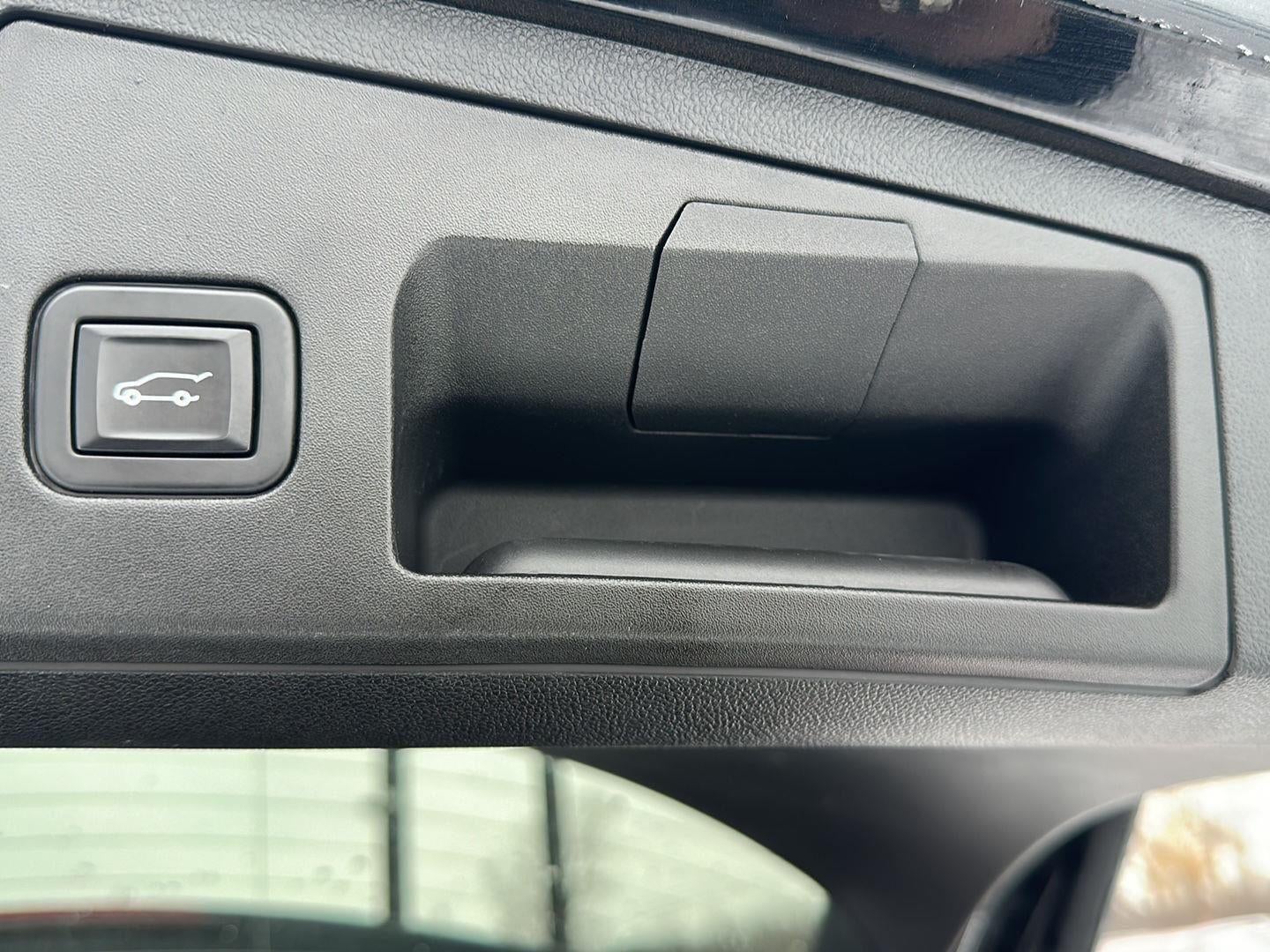 2020 Cadillac XT4 AWD Premium Luxury