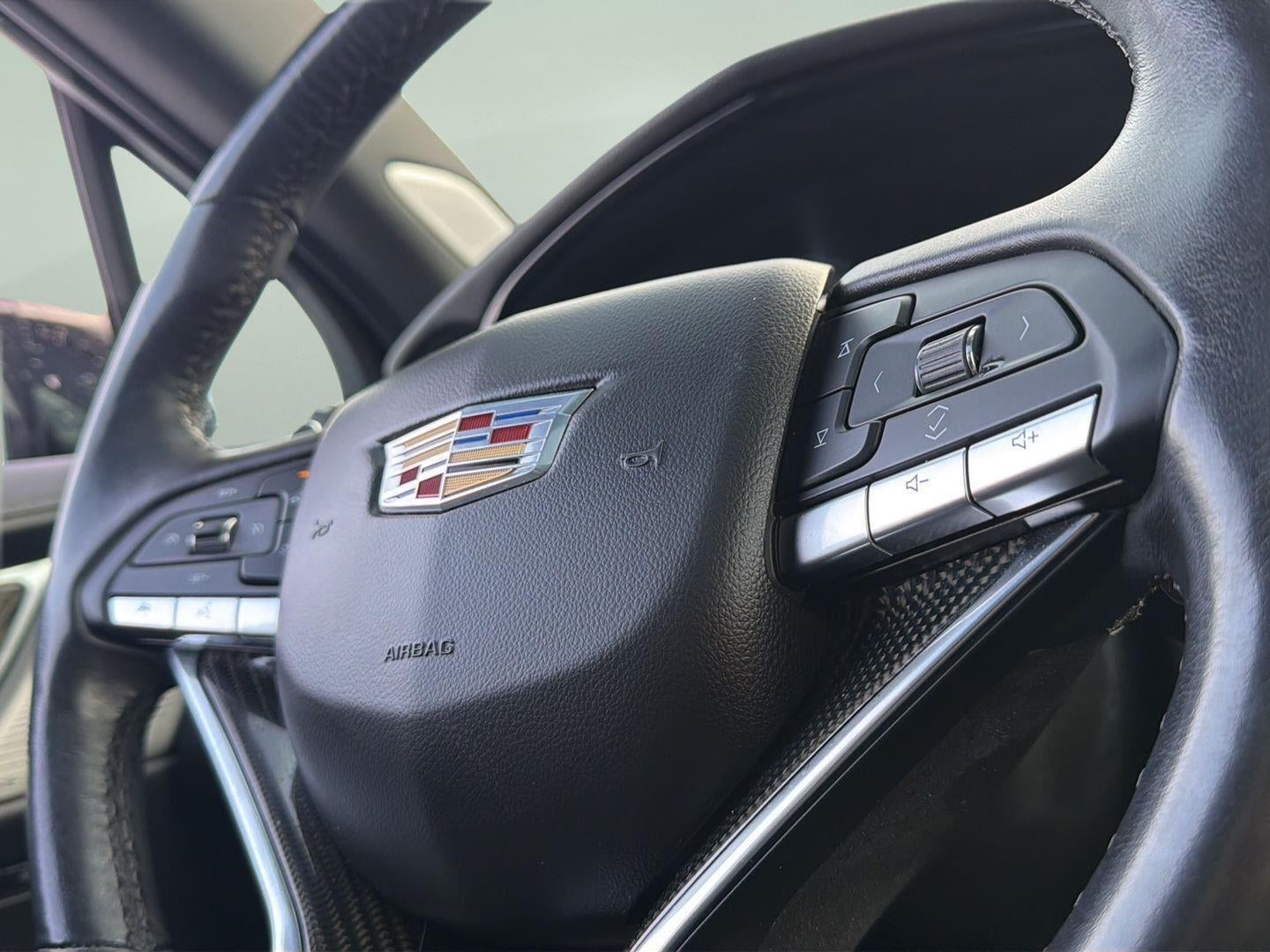 2022 Cadillac XT6 Sport