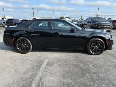 2023 Chrysler 300 Touring L