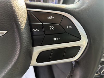 2023 Chrysler 300 Touring L
