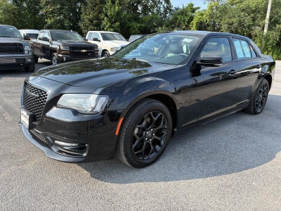 2023 Chrysler 300 Touring L