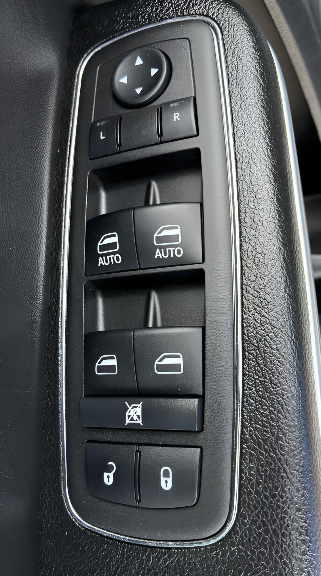 2023 Chrysler 300 Touring L