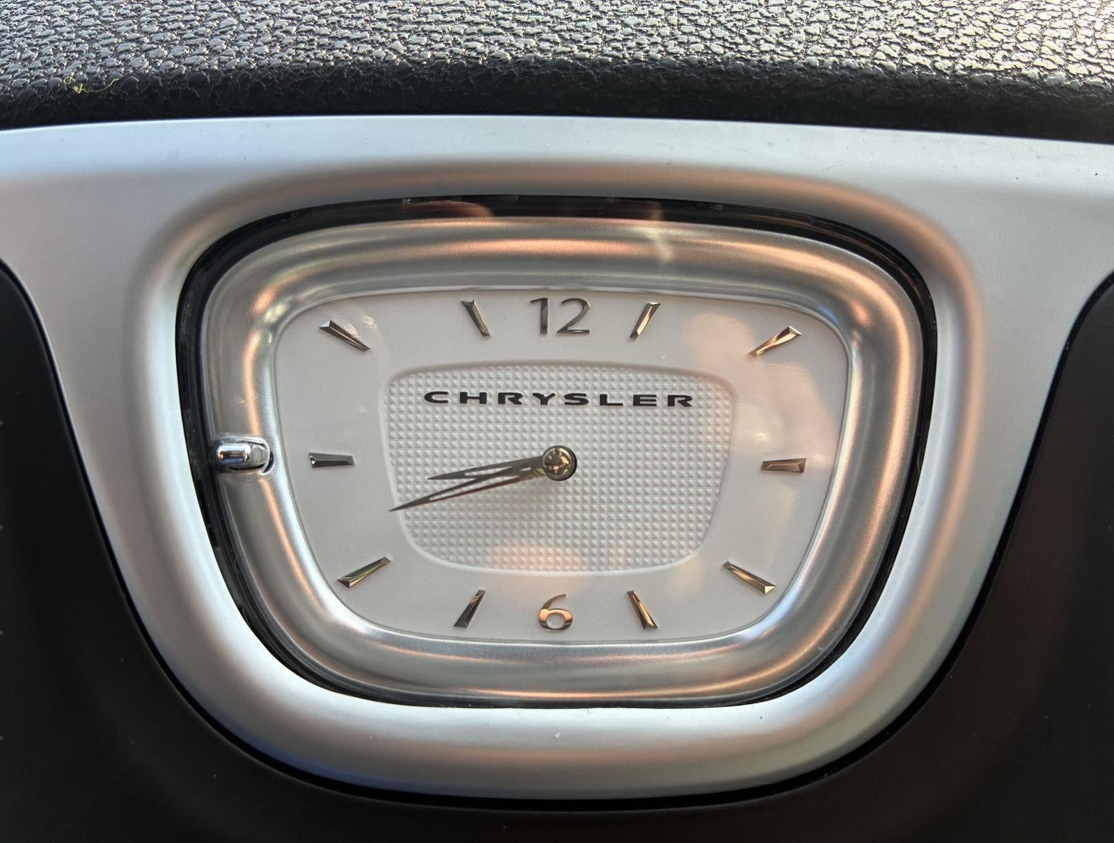 2023 Chrysler 300 Touring L