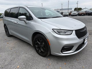 2022 Chrysler Pacifica Hybrid Touring L