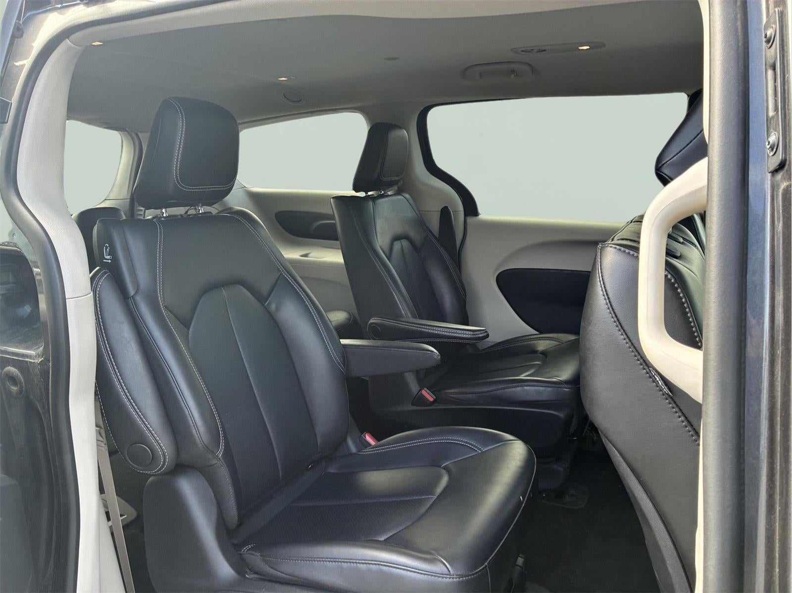 2023 Chrysler Pacifica Hybrid Touring L