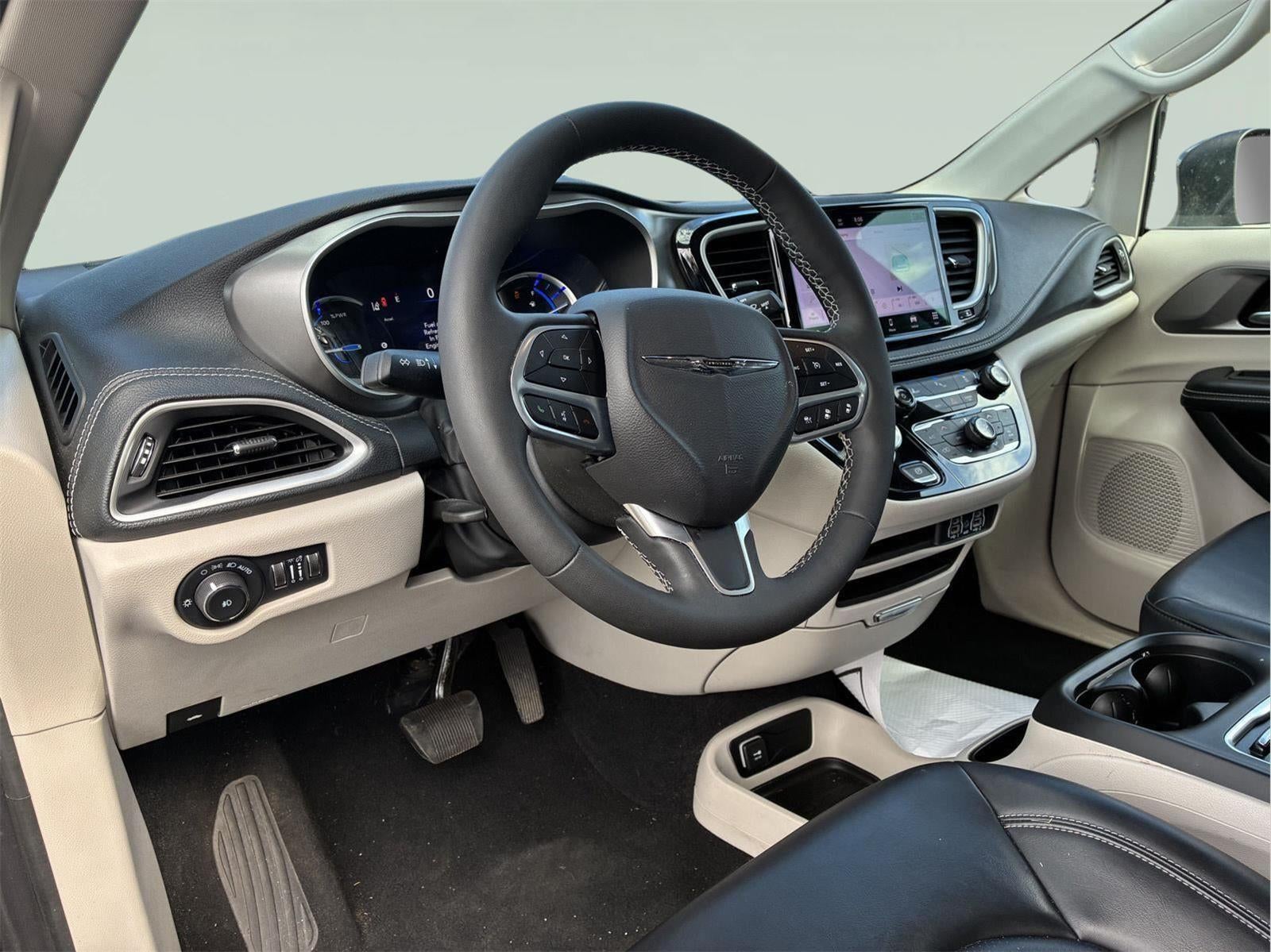 2023 Chrysler Pacifica Hybrid Touring L