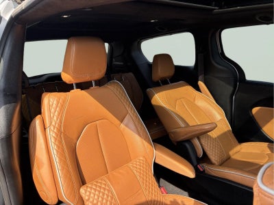 2023 Chrysler Pacifica Hybrid Pinnacle
