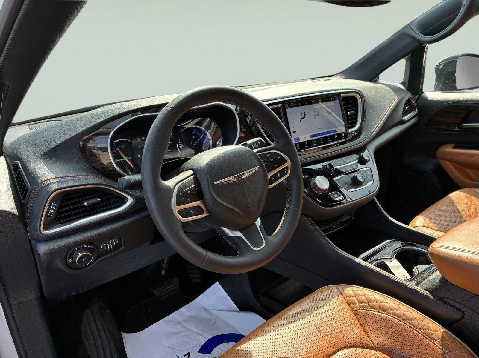 2023 Chrysler Pacifica Hybrid Pinnacle