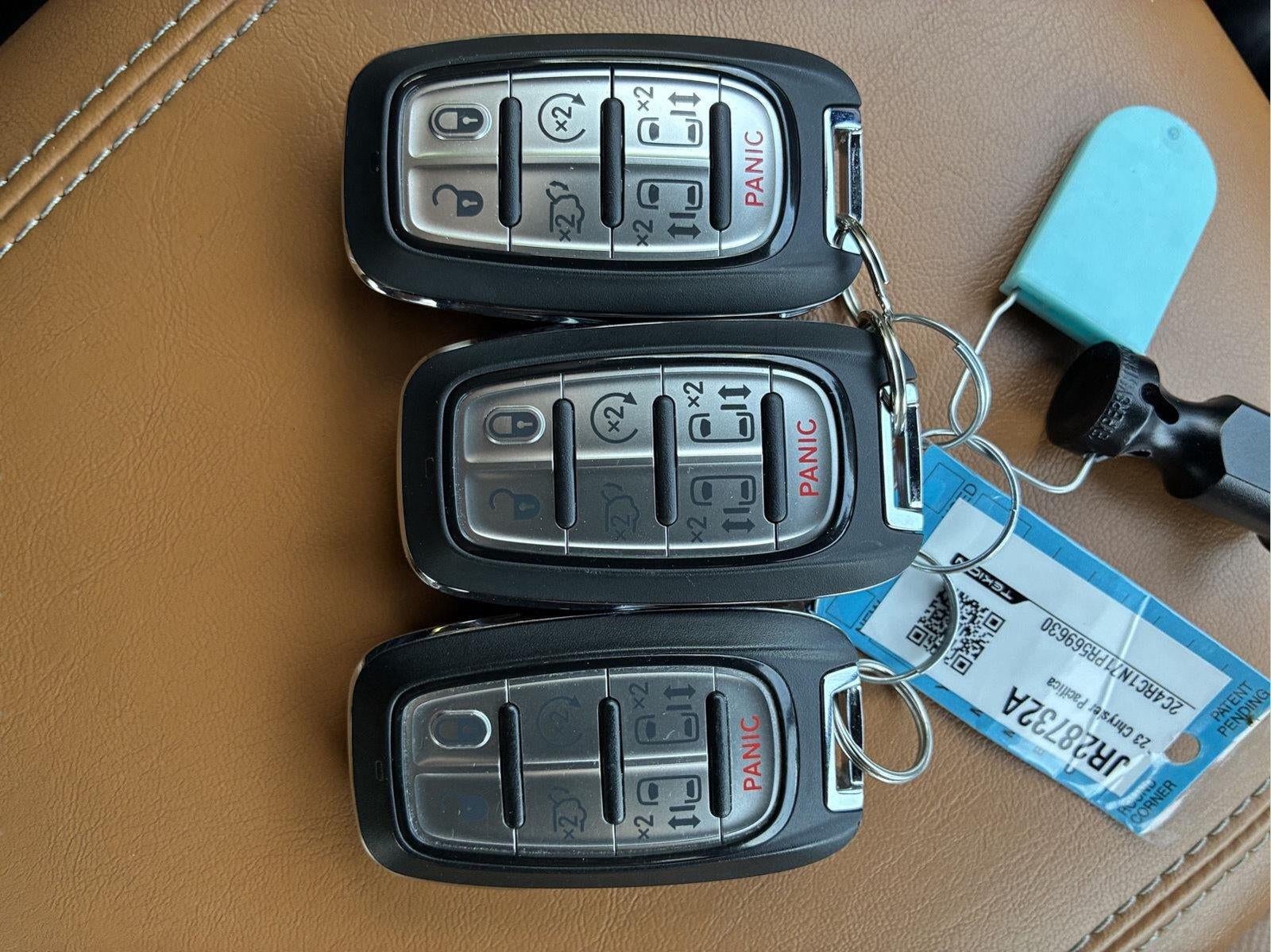 2023 Chrysler Pacifica Hybrid Pinnacle