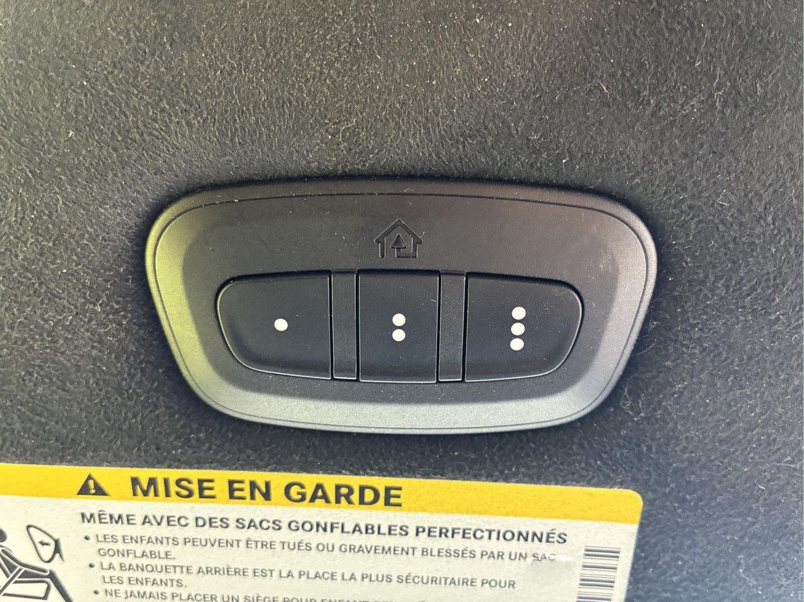 2023 Chrysler Pacifica Hybrid Pinnacle