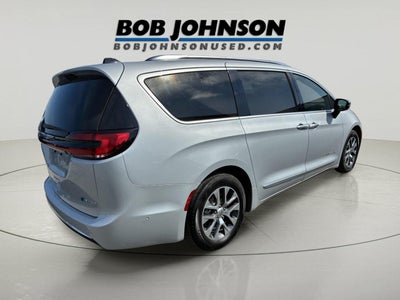 2023 Chrysler Pacifica Hybrid Pinnacle