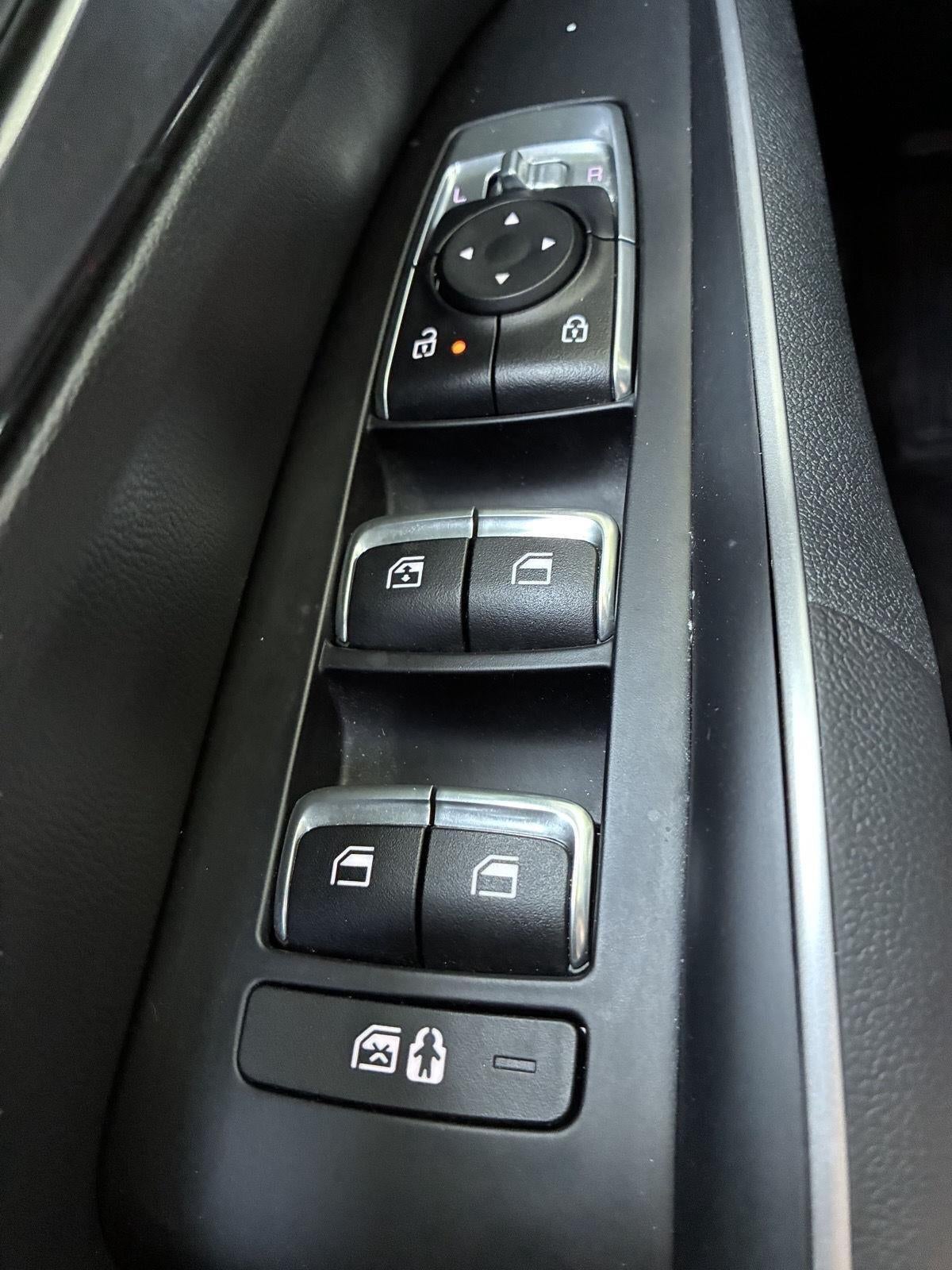 2025 Kia Sorento X-Line EX