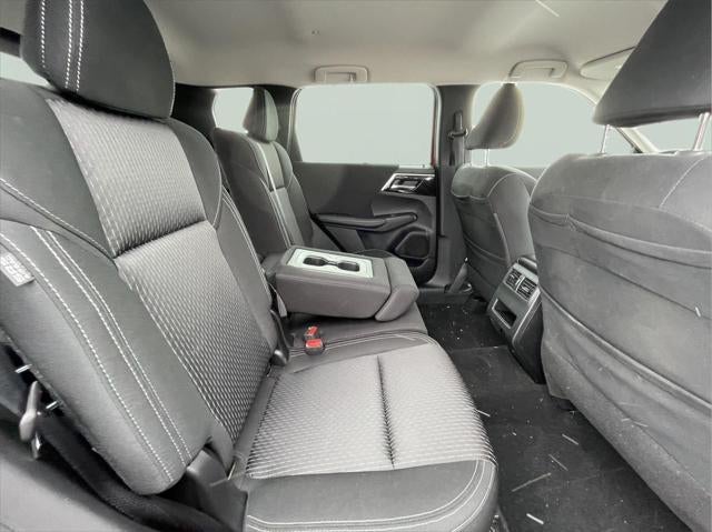 2022 Mitsubishi Outlander ES