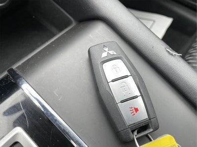 2022 Mitsubishi Outlander ES