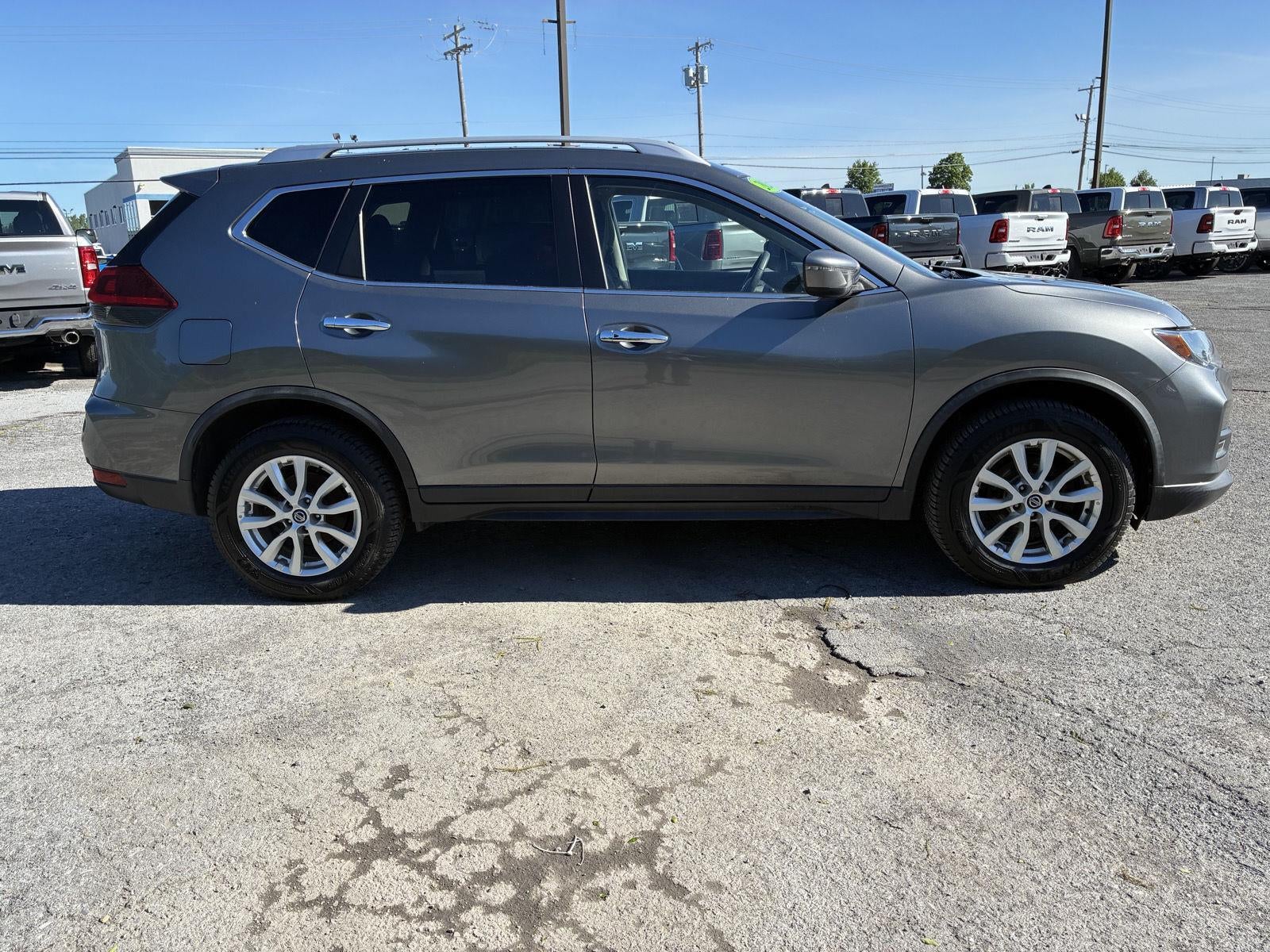 2020 Nissan Rogue SV