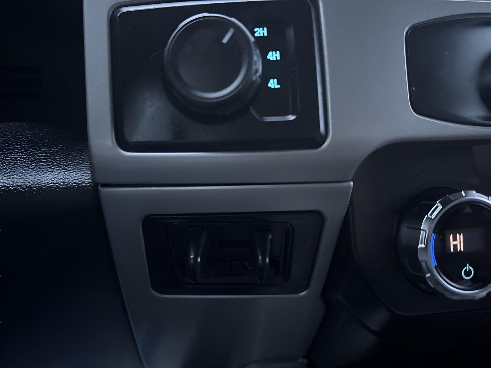 2022 Ford Super Duty F-350 DRW Lariat