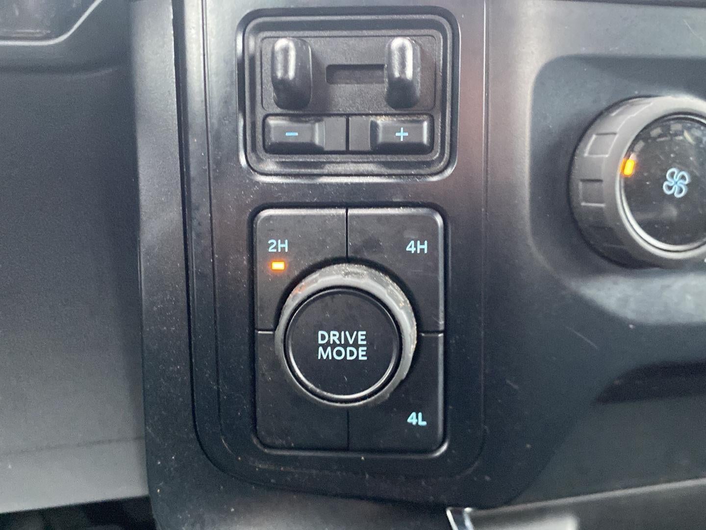 2023 Ford F-150 XL 4WD SuperCrew 5.5' Box