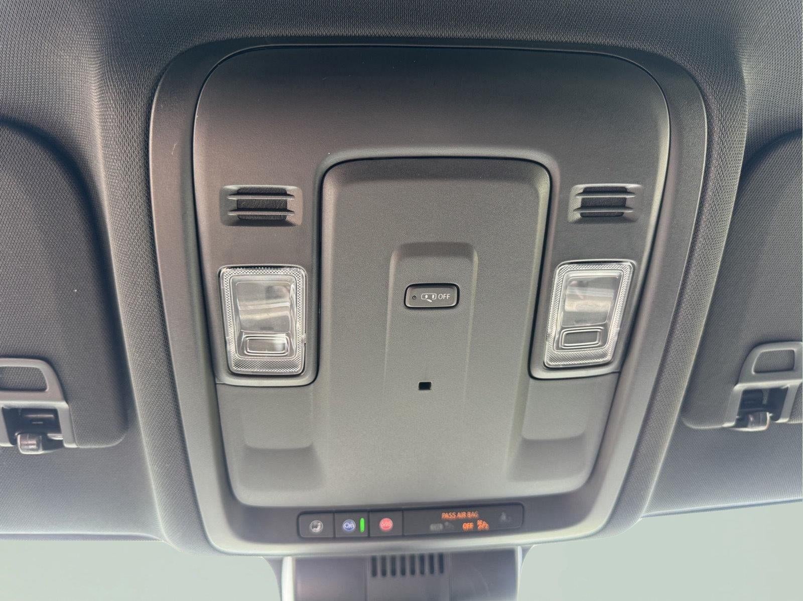 2025 Chevrolet Suburban LS