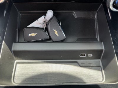 2025 Chevrolet Suburban LS