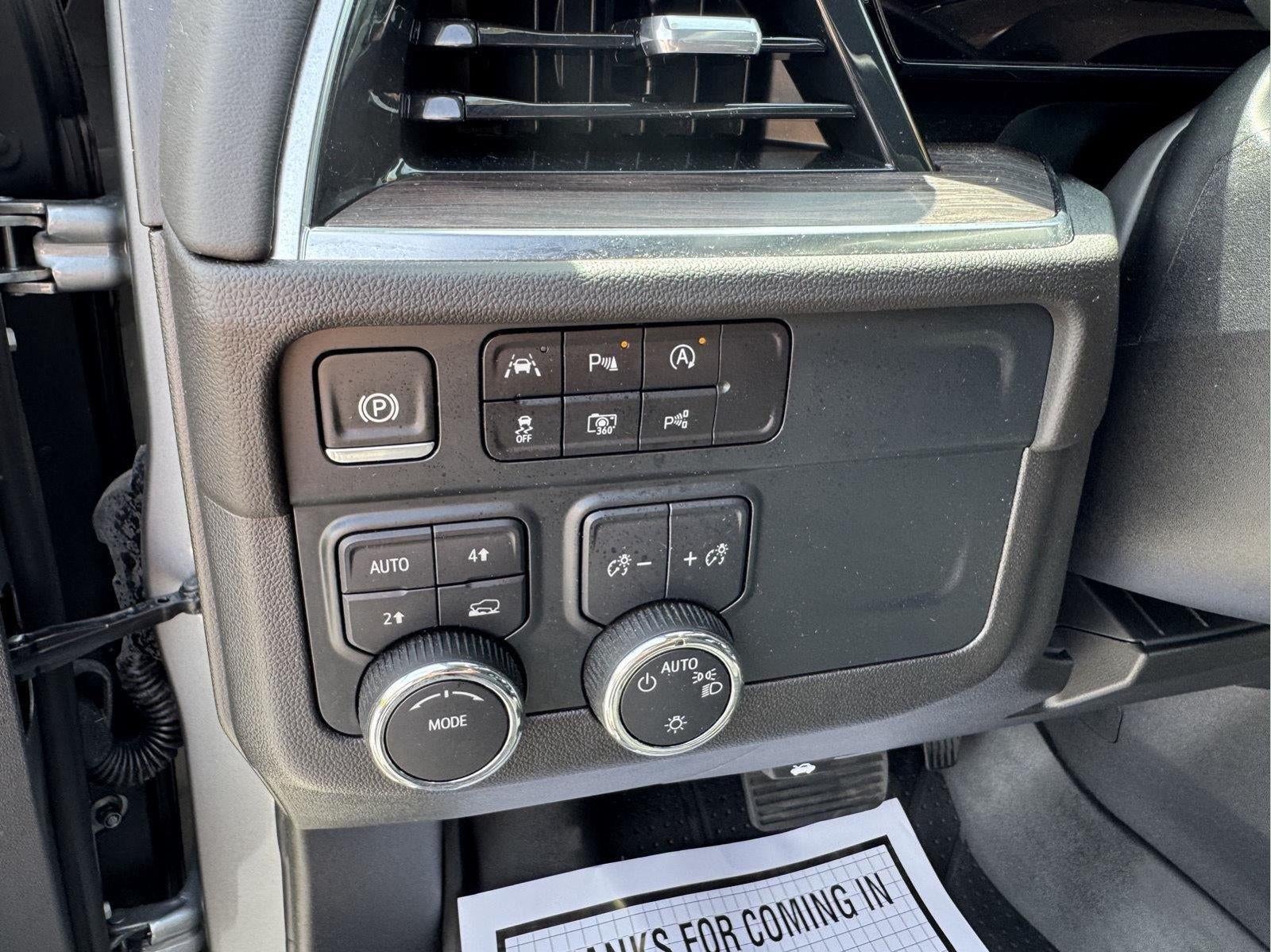 2025 Chevrolet Suburban LS