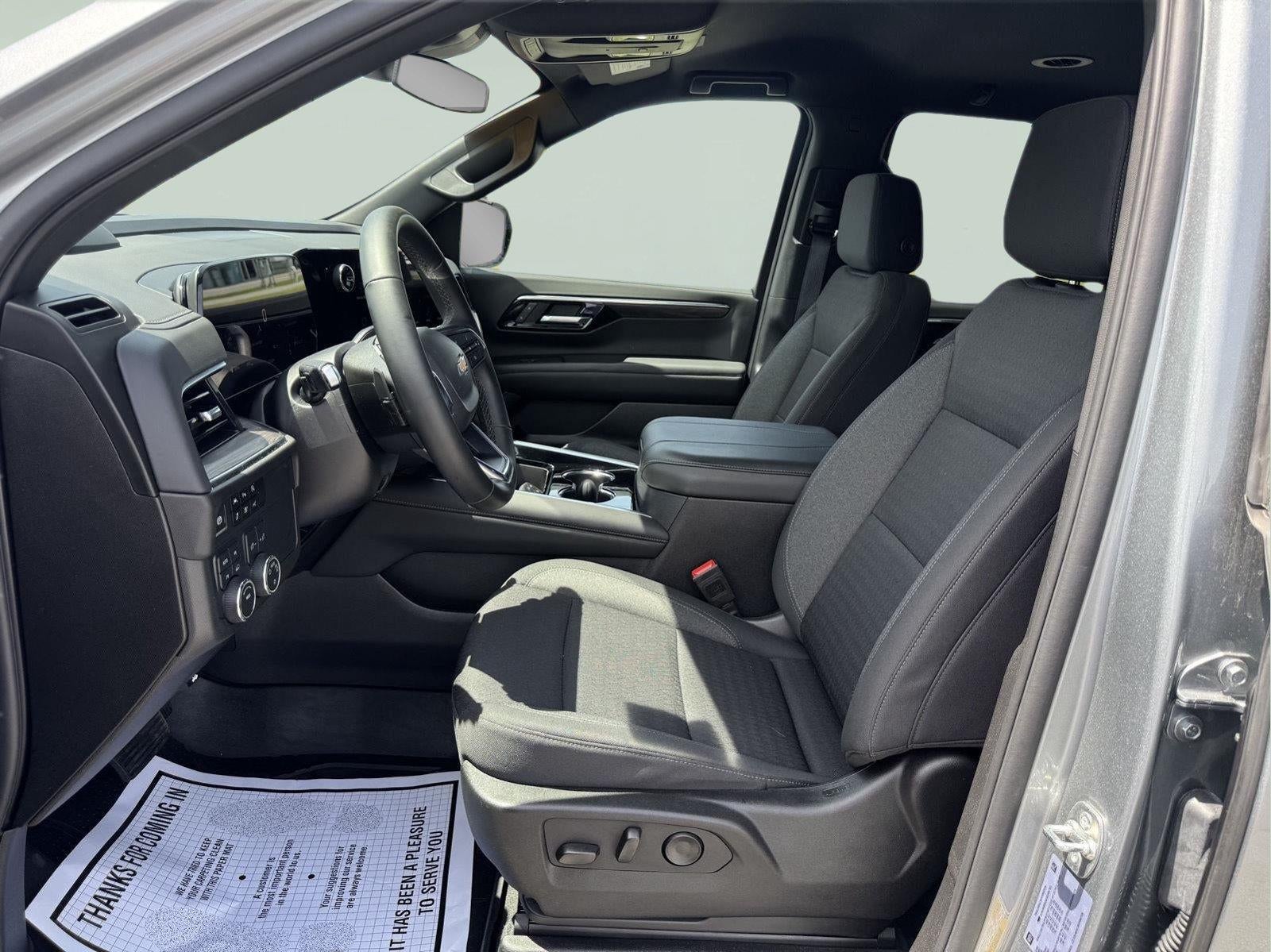 2025 Chevrolet Suburban LS