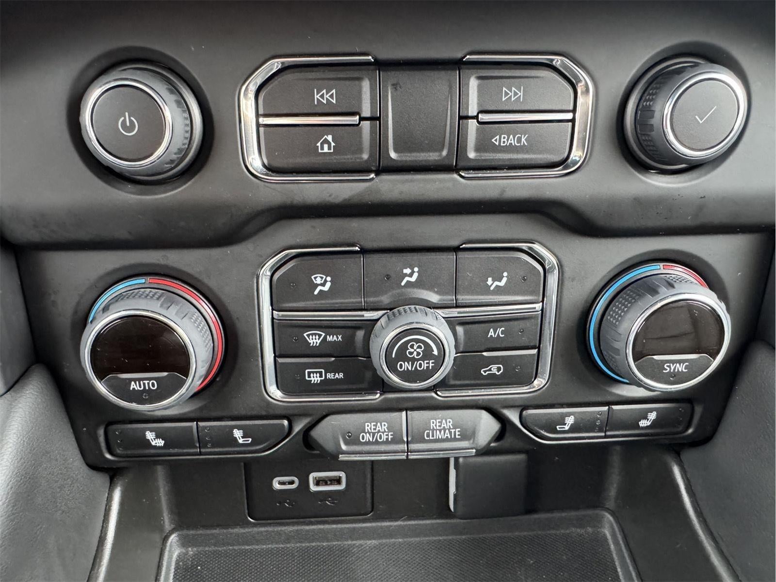 2022 Chevrolet Suburban RST