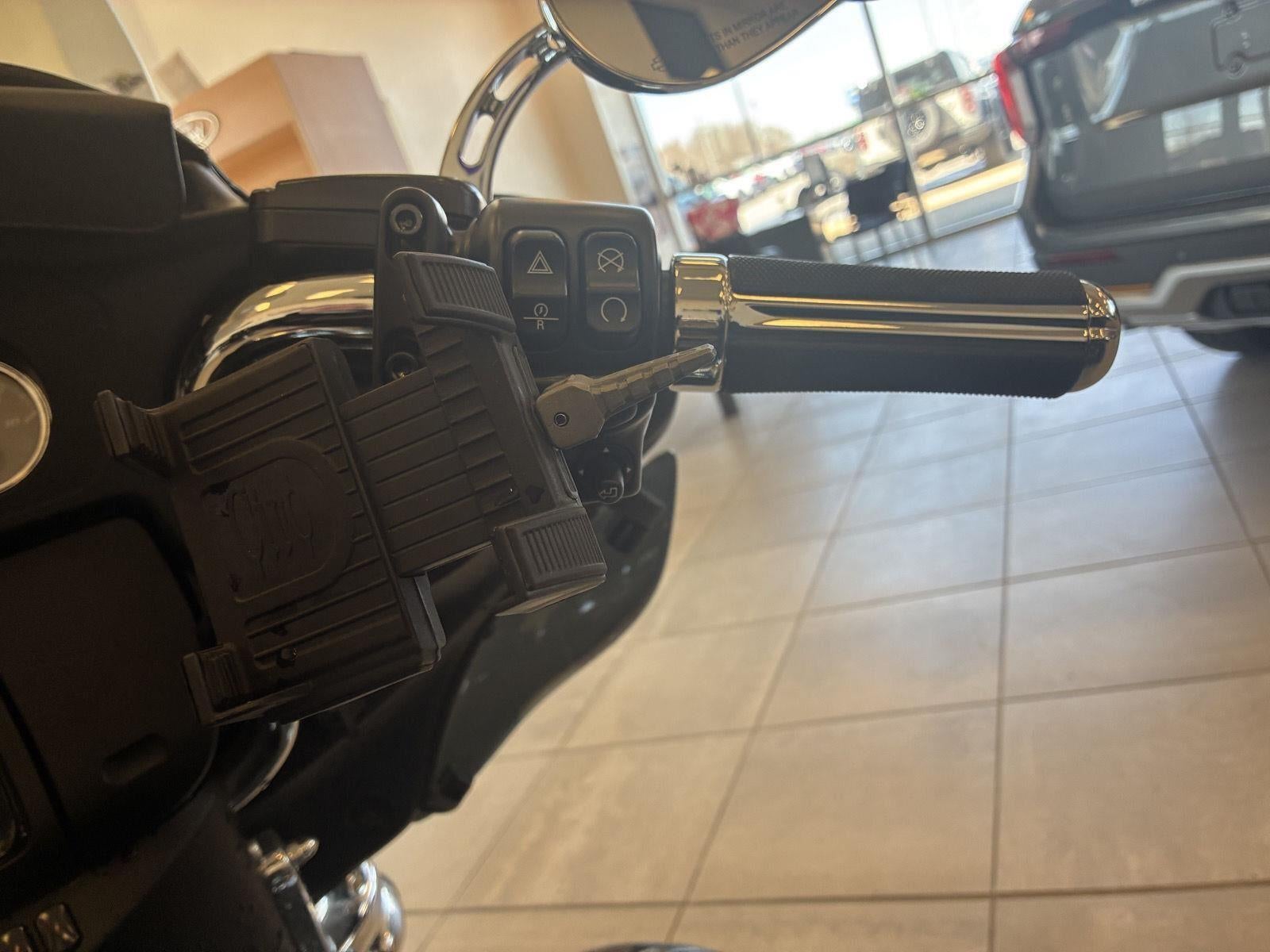 2020 HARLEY DAVIDSON tri glide Base