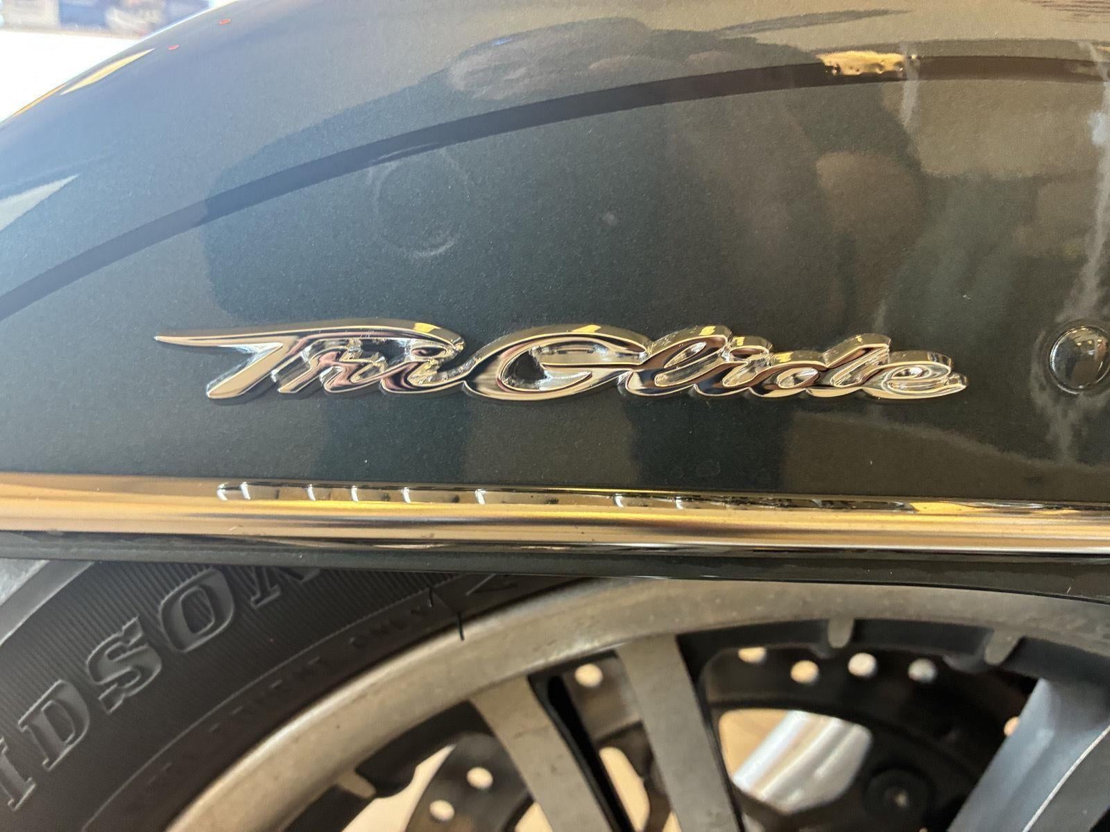 2020 HARLEY DAVIDSON tri glide Base