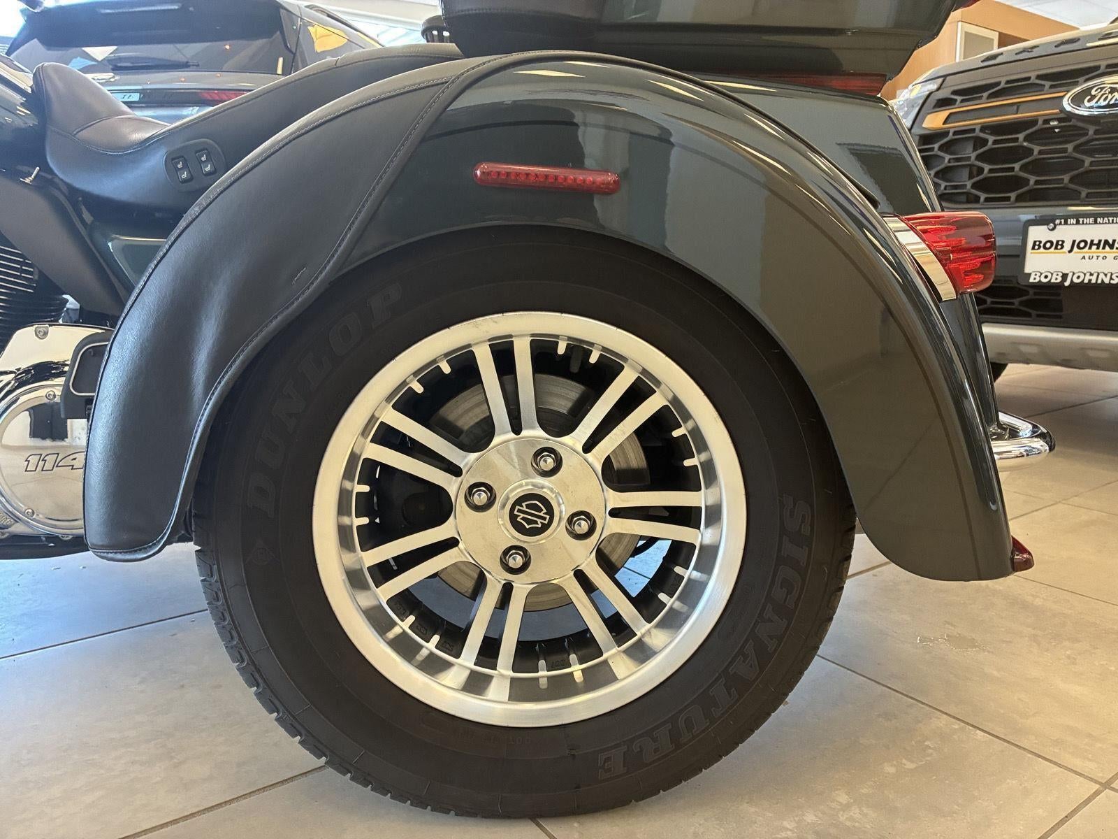 2020 HARLEY DAVIDSON tri glide Base