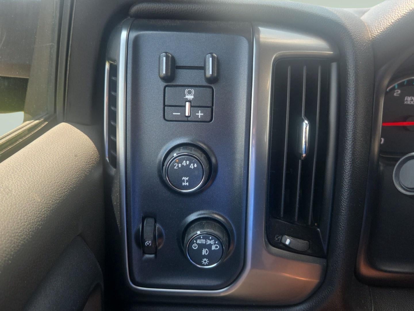 2022 Chevrolet Silverado MD LT