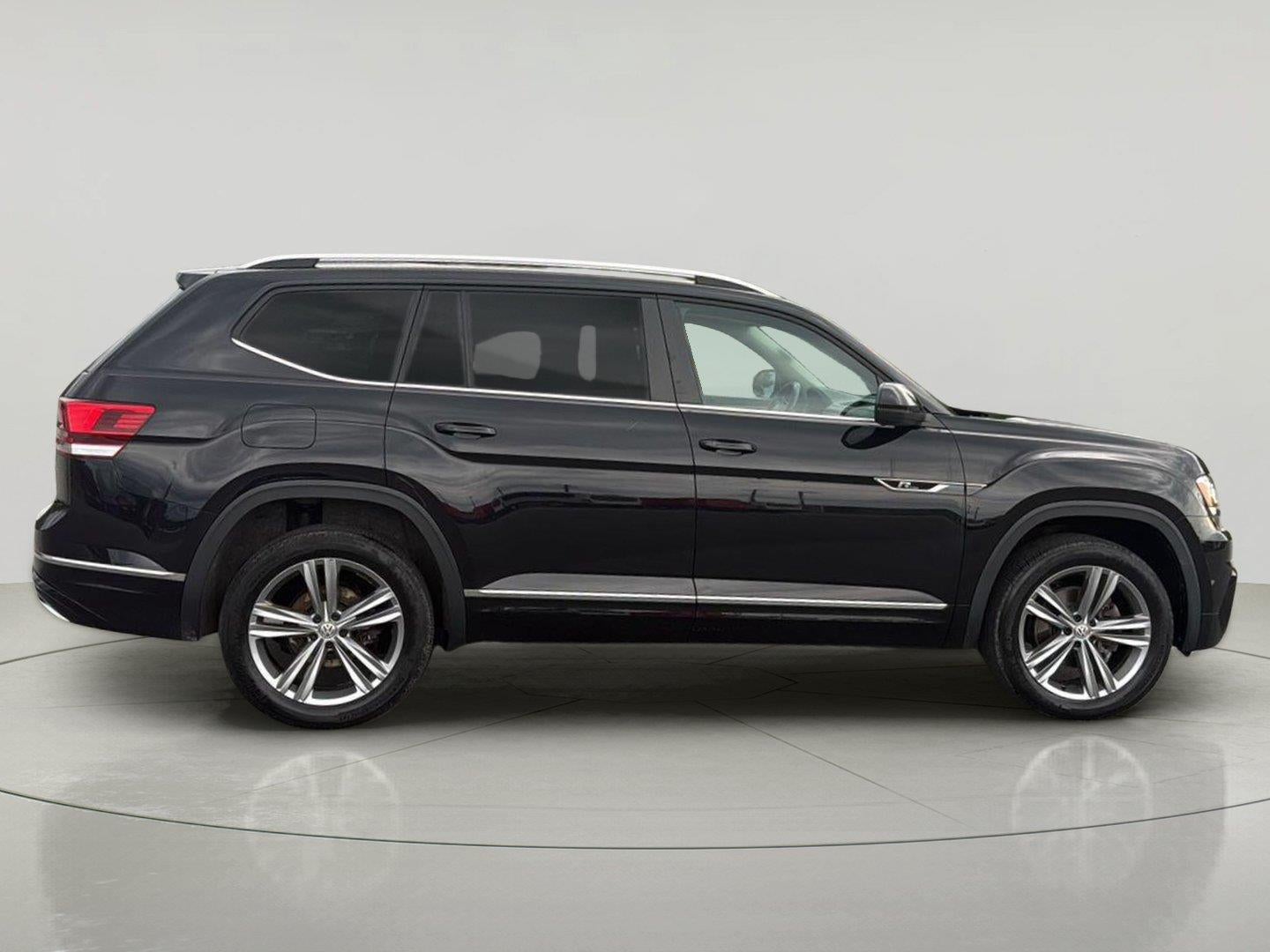 2019 Volkswagen Atlas 3.6L V6 SE w/Technology R-Line