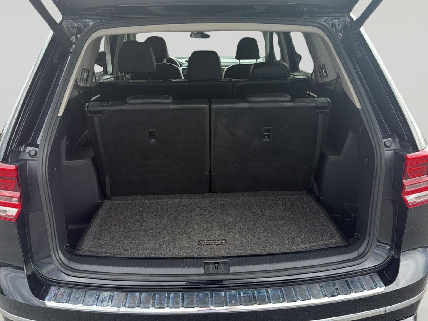 2019 Volkswagen Atlas 3.6L V6 SE w/Technology R-Line